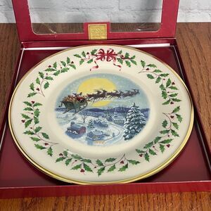 Lenox 2002 Annual Holiday Collector Plate - Santa’s Ride Original box, like new